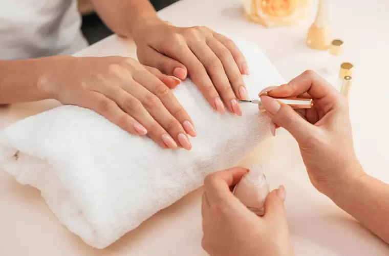 what is different between manicure & nail art